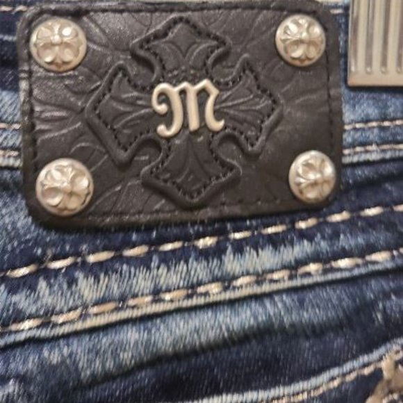 NWOT Miss Me Embellished Jean Capris in Size 25 - Picture 8 of 10